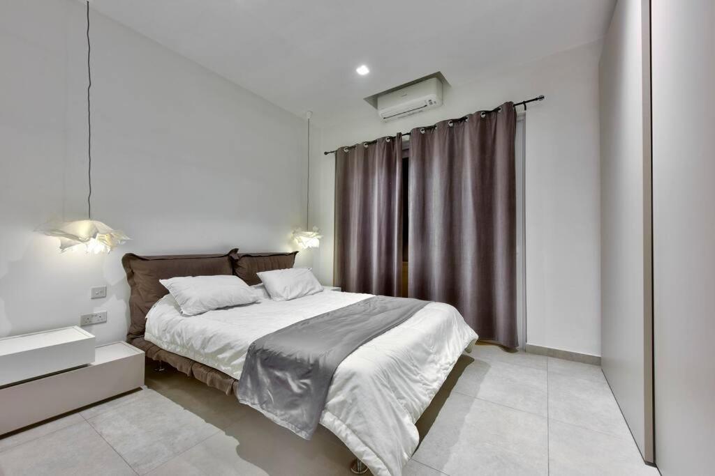 Modern 3 Bed & 2 Bth Apt Sliema Ngoại thất bức ảnh